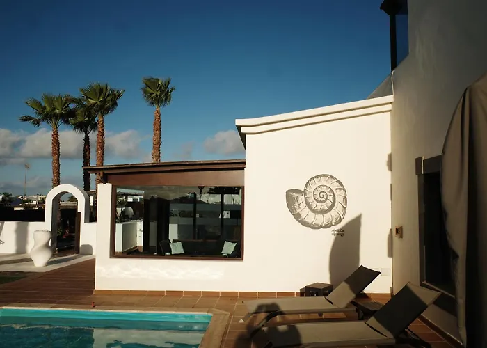 Traumvilla Mit Pool & Meerblick 빌라 *